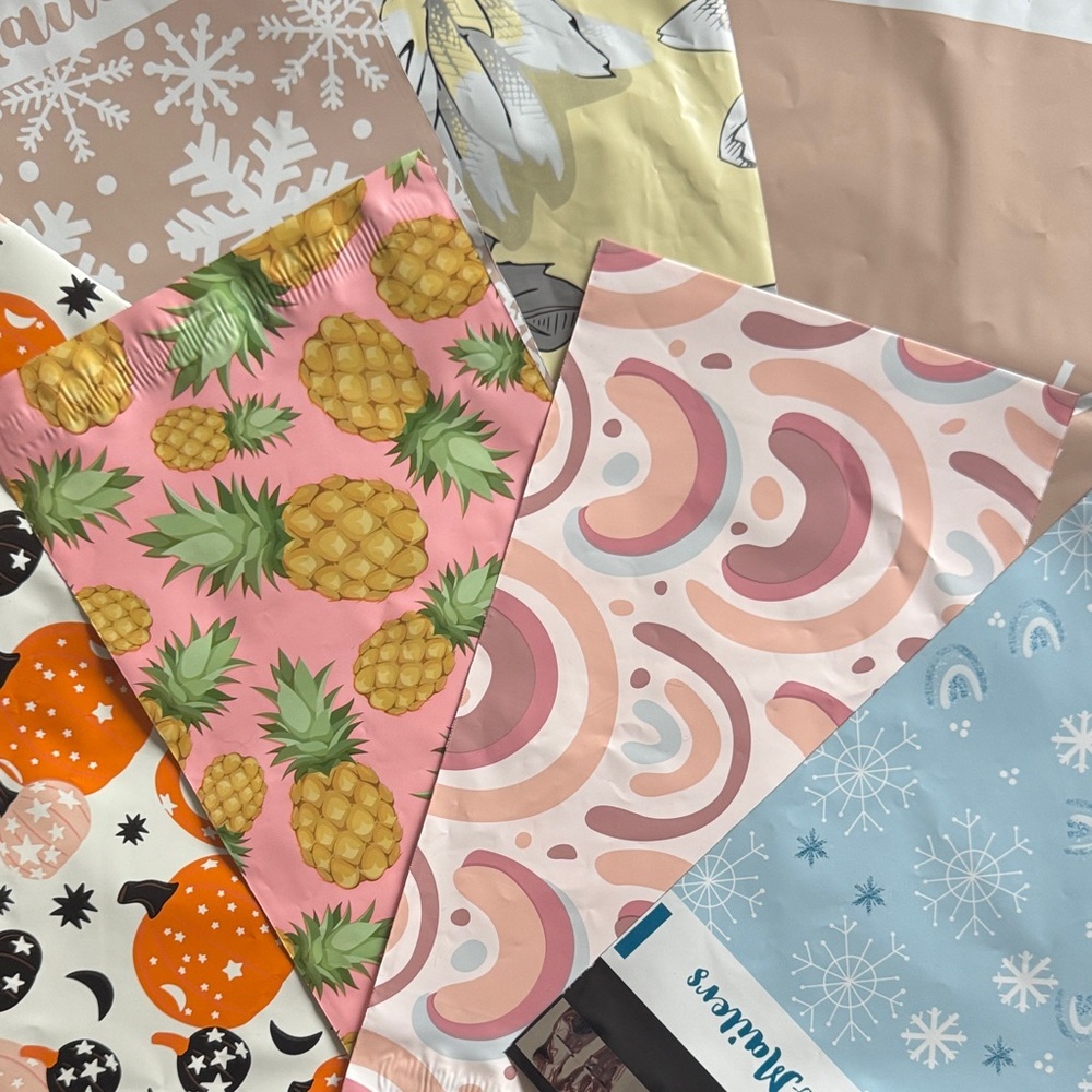 30 pack of protective poly mailers in misc patterns